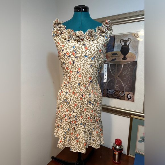 Snap Dresses & Skirts - SNAP Women’s Floral Bird Lined Sleeveless Ruffle-Neckline Dress Size XL